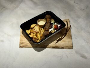 griekse-keftedakia-met-thijm-knoflook-en-griekse-grill-groenten.jpg