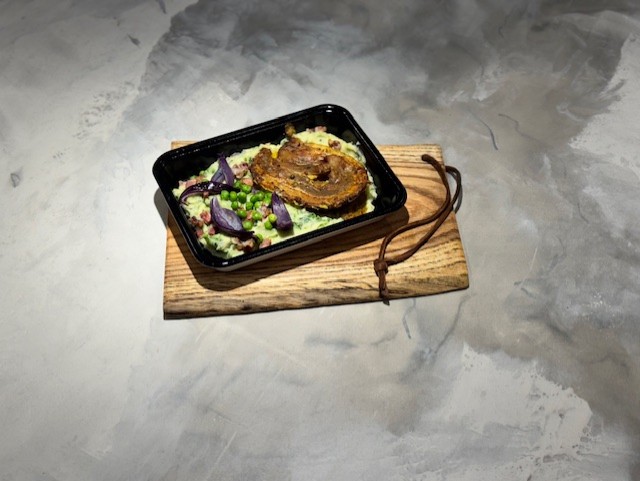 stamppot-met-broccoli-tuinerwten-en-een-bourgondische-speklap.jpg