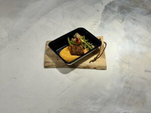 steak-met-zoete-aardappelpuree-en-groente.jpg